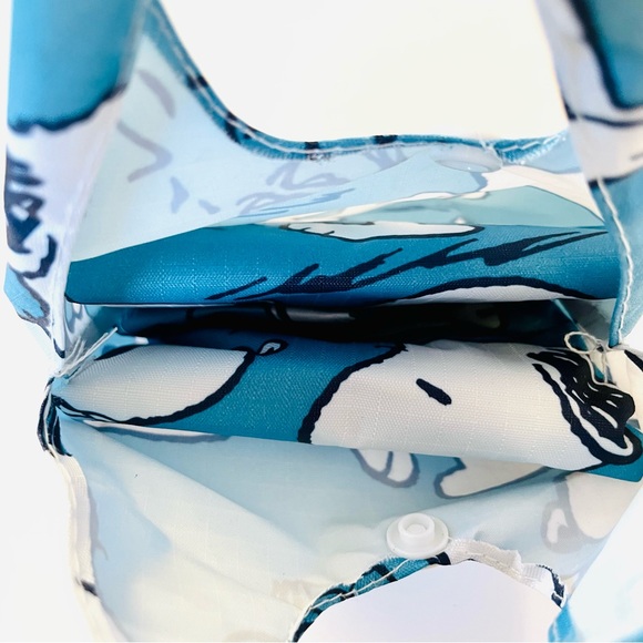 Snoopy Allover Print Design Reusable Foldable Grocery Shopping Bag with Case Bag - Picture 3 of 3